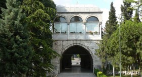Hekimoğlu Ali Paşa Kütüphanesi 